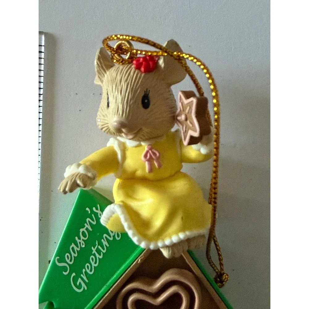 Enesco Christmas Mouse Ornament Yellow Dress Holding Star Tree Season's Greeting